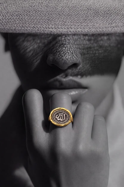 Noor Signet Ring