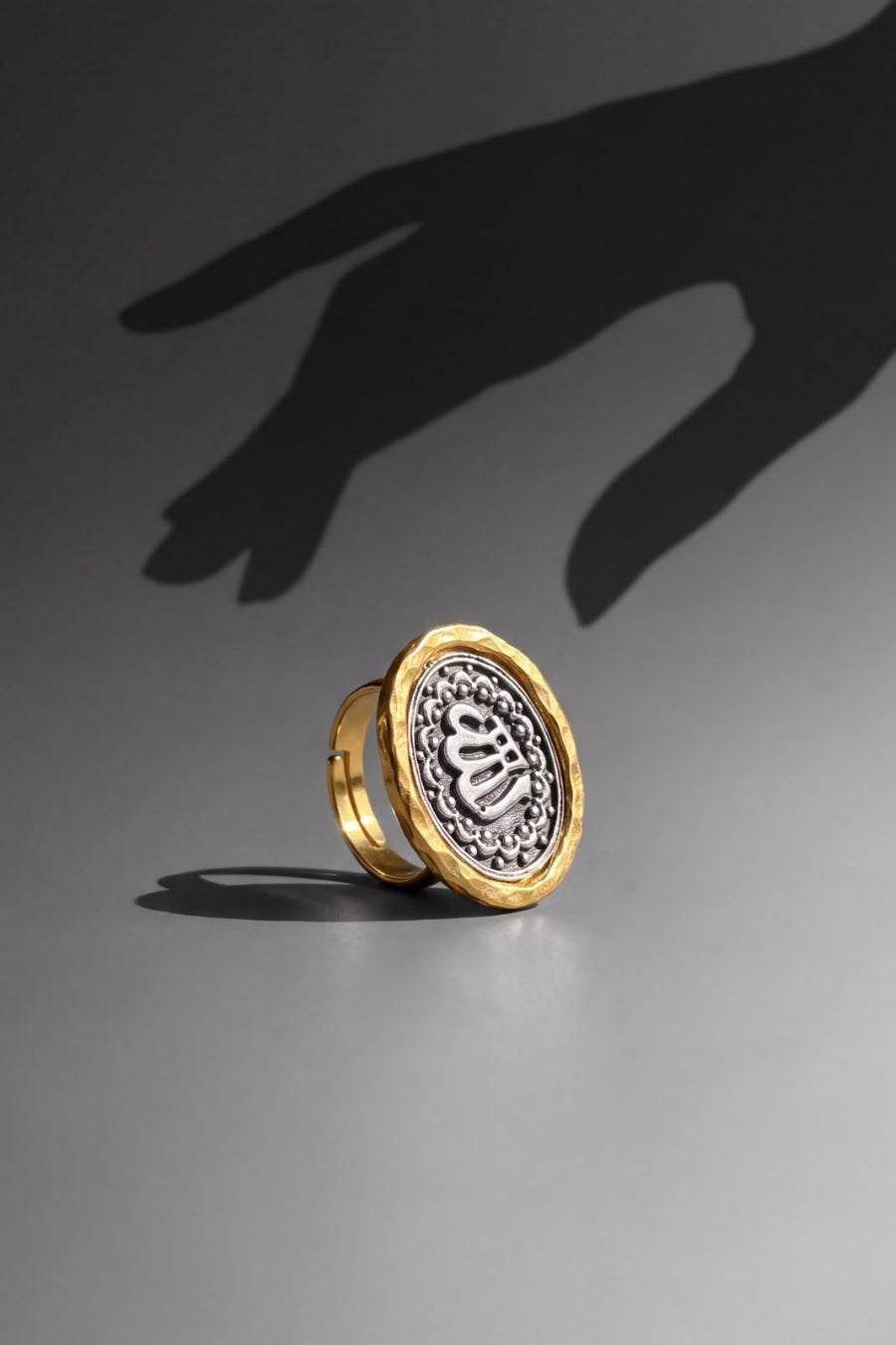 Noor Signet Ring