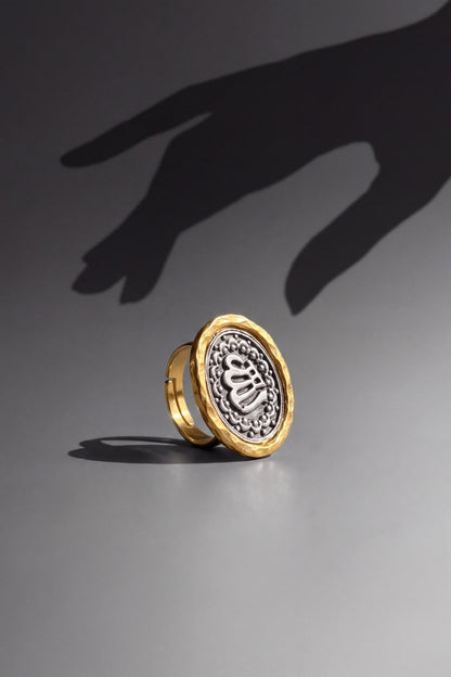 Noor Signet Ring